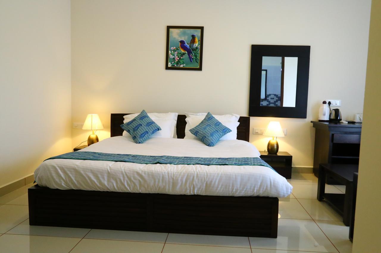 Kohinoor Hotel Alwaye Exterior photo