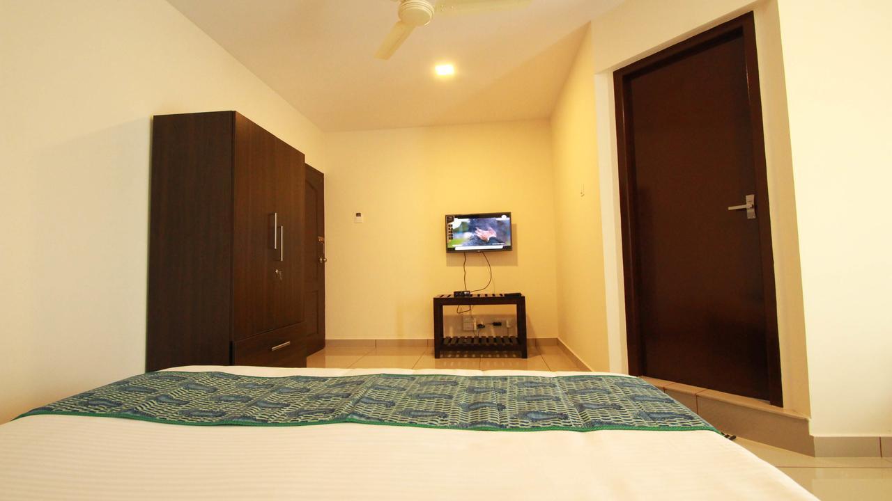Kohinoor Hotel Alwaye Exterior photo