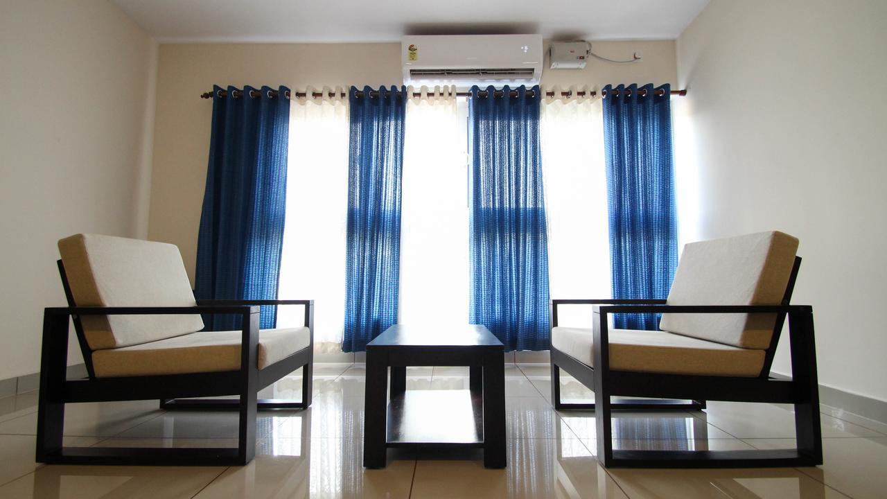 Kohinoor Hotel Alwaye Exterior photo