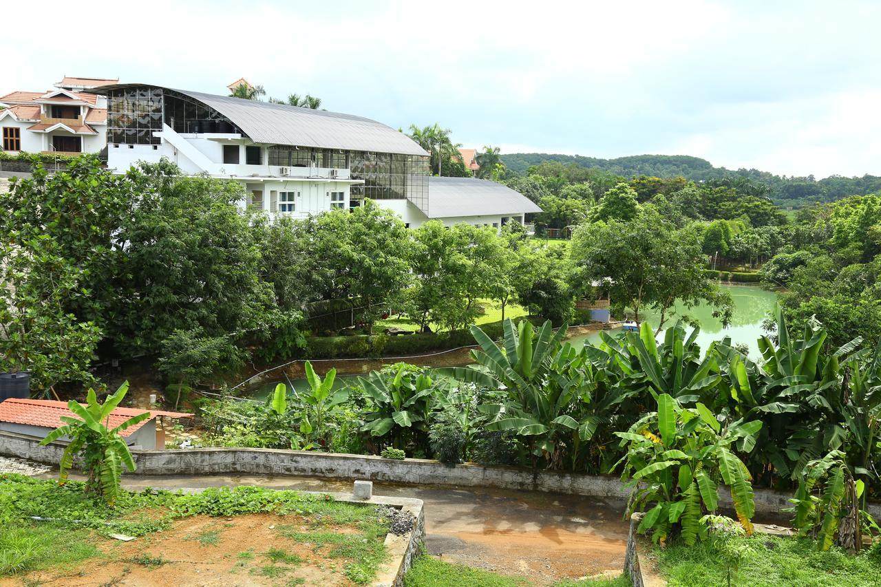 Kohinoor Hotel Alwaye Exterior photo