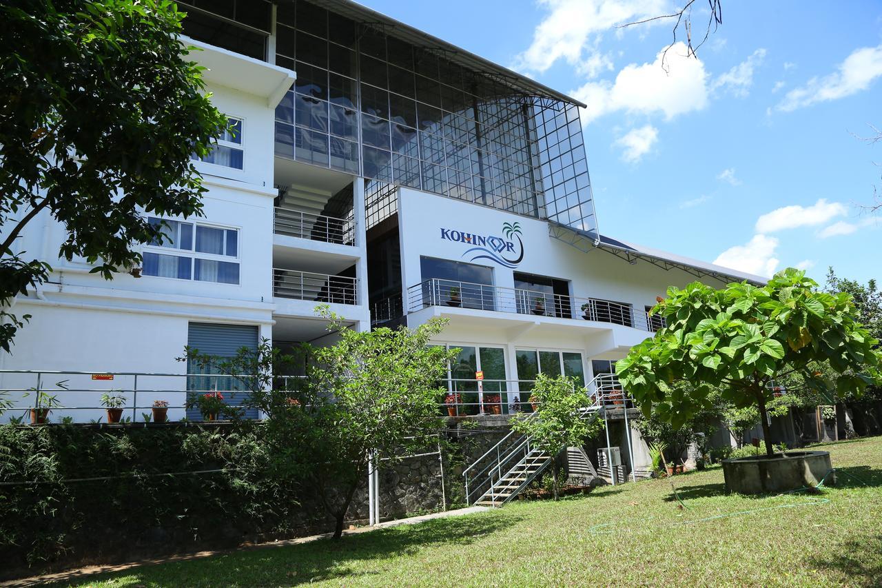 Kohinoor Hotel Alwaye Exterior photo