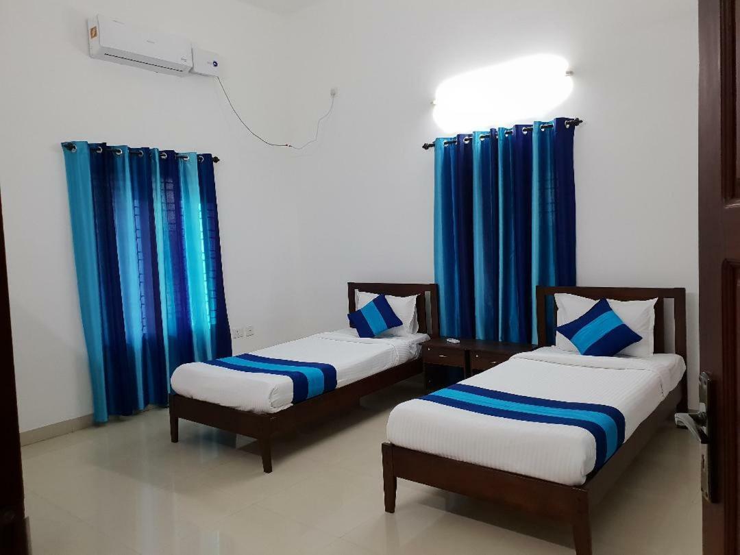 Kohinoor Hotel Alwaye Exterior photo