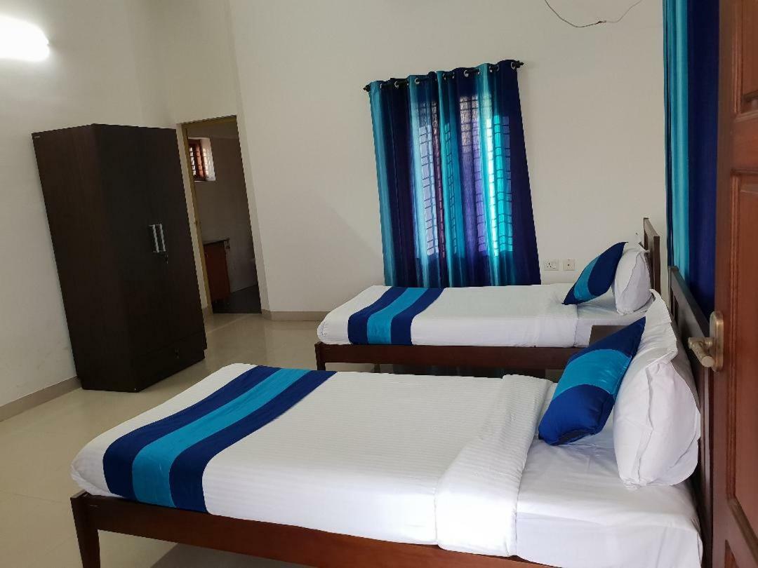 Kohinoor Hotel Alwaye Exterior photo